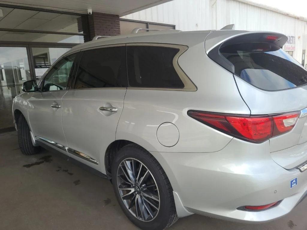 Used 2017 Silver INFINITI Base image 3