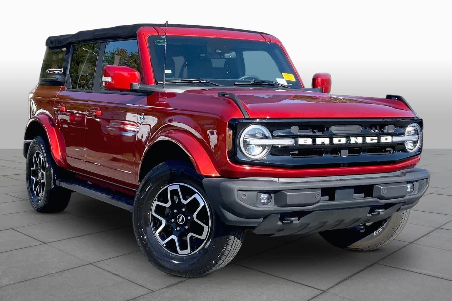 Used 2022 Hot Pepper Red Metallic Tinted Clearcoat Ford Outer Banks image 2