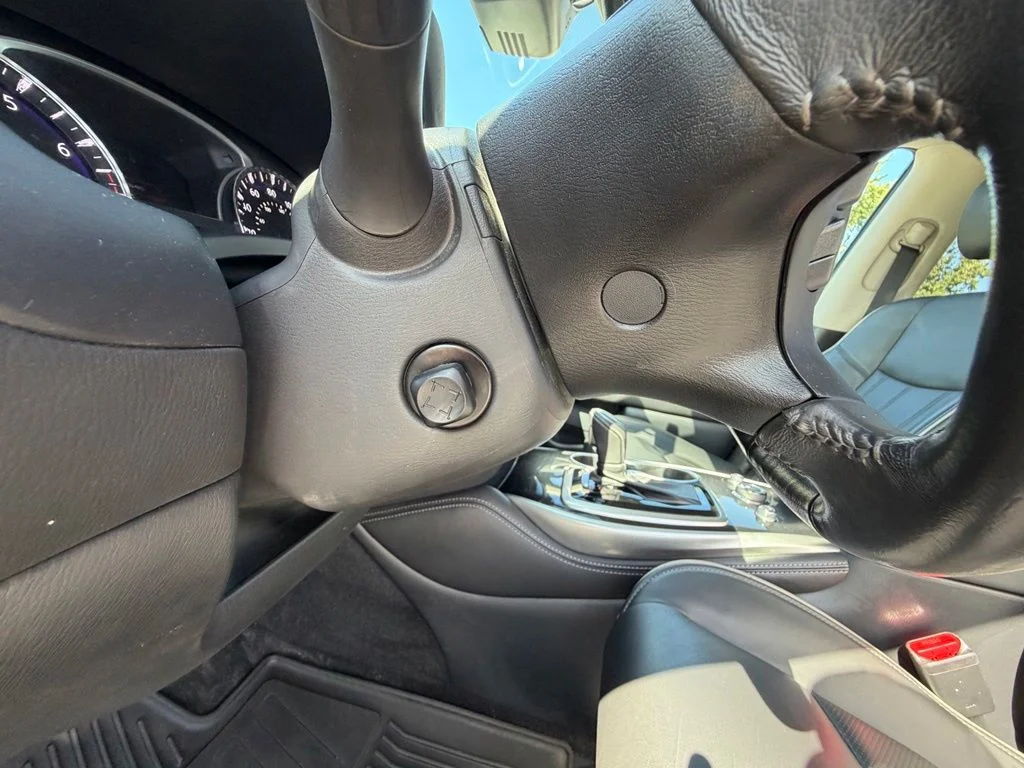 Used 2019 White INFINITI LUXE image 20
