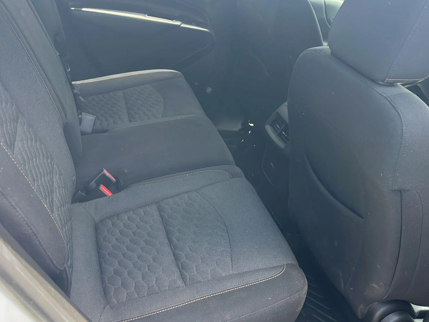 Used 2018 SUMMIT WHITE Chevrolet LT image 24