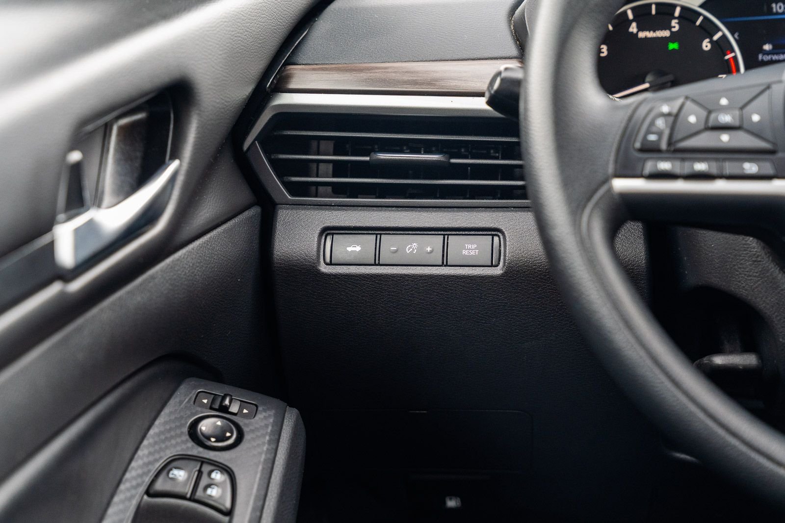 2024 Nissan Altima SV - Photo 25