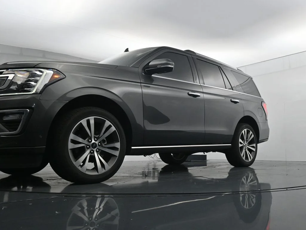 Used 2021 Gray Ford Limited image 31