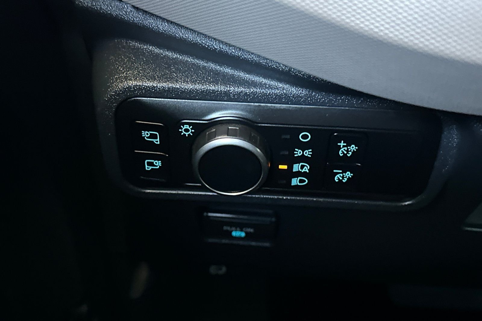 Used 2024 White Ford Wildtrak image 30