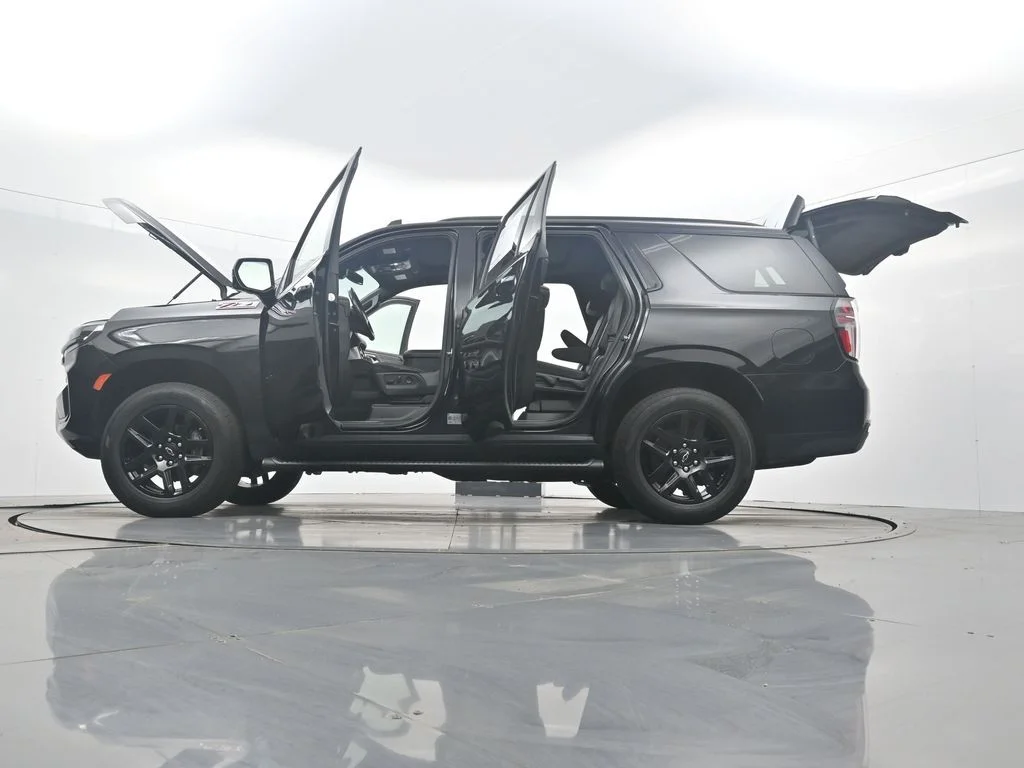 Used 2022 Black Chevrolet Z71 image 44