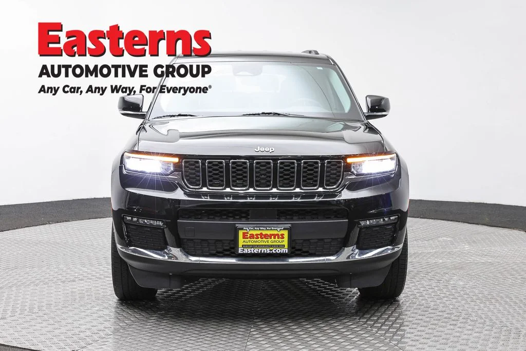 Used 2023 Black Jeep Limited image 2