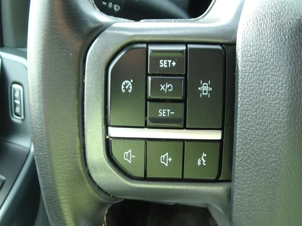 Certified Used 2024 Agate Black Um Ford XLT image 16
