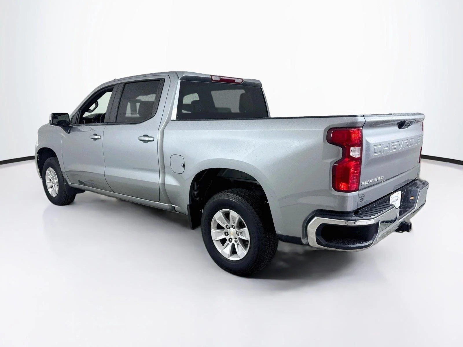 Used 2025 Sterling Gray Metallic Chevrolet LT image 7