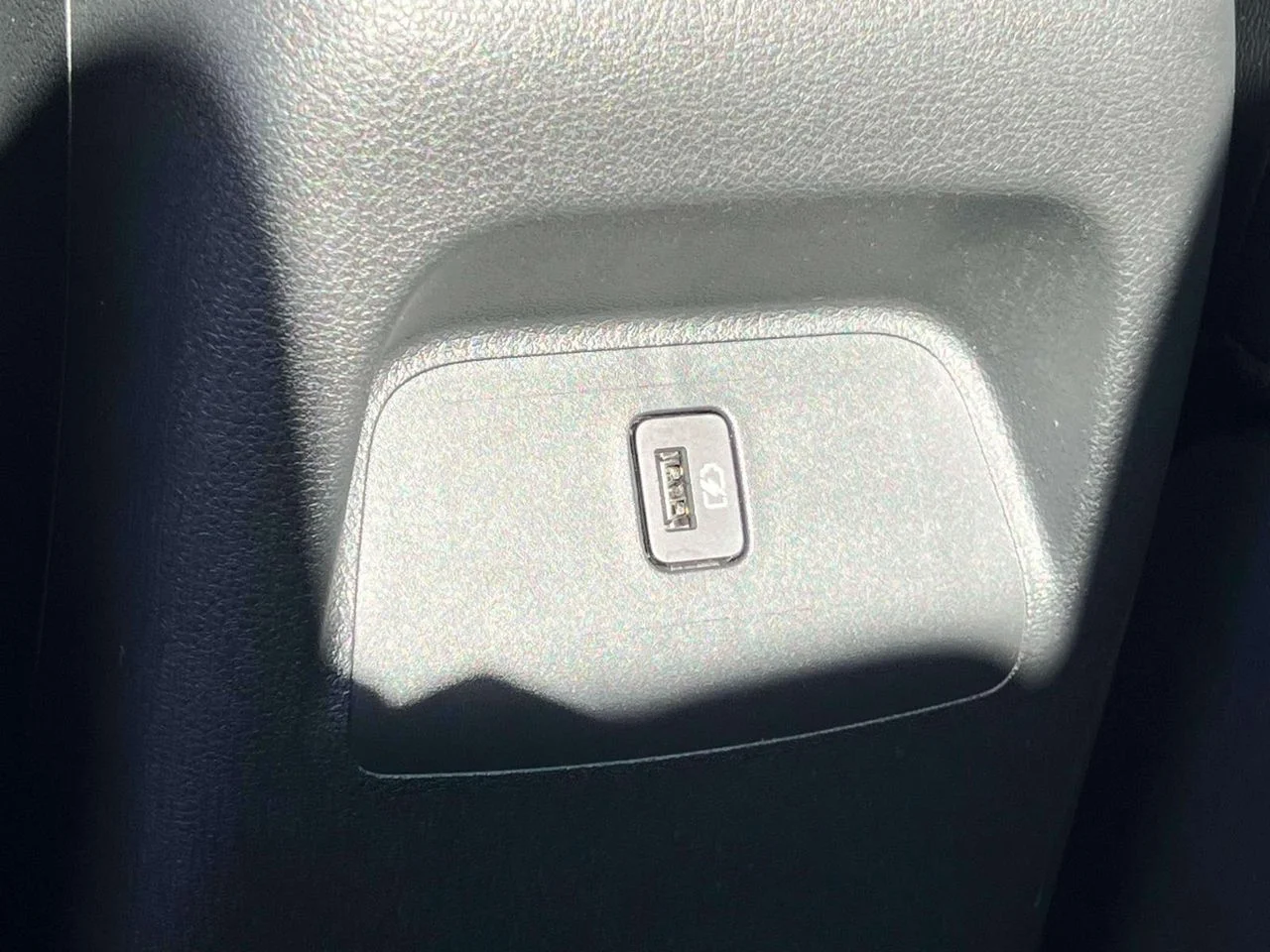Used 2023 Scarlet Ember Tintcoat Nissan SR Xtronic CVT image 16