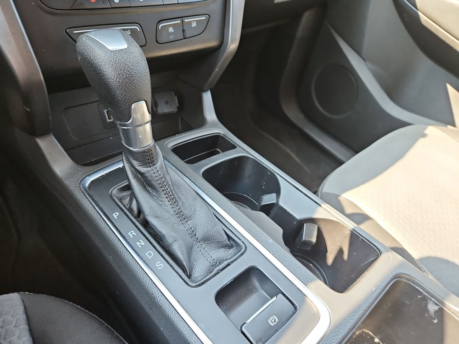 Used 2017 Gray Ford SE image 26