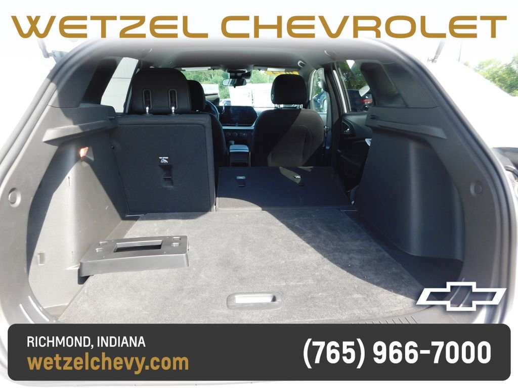Used 2024 White Chevrolet 1RS image 21