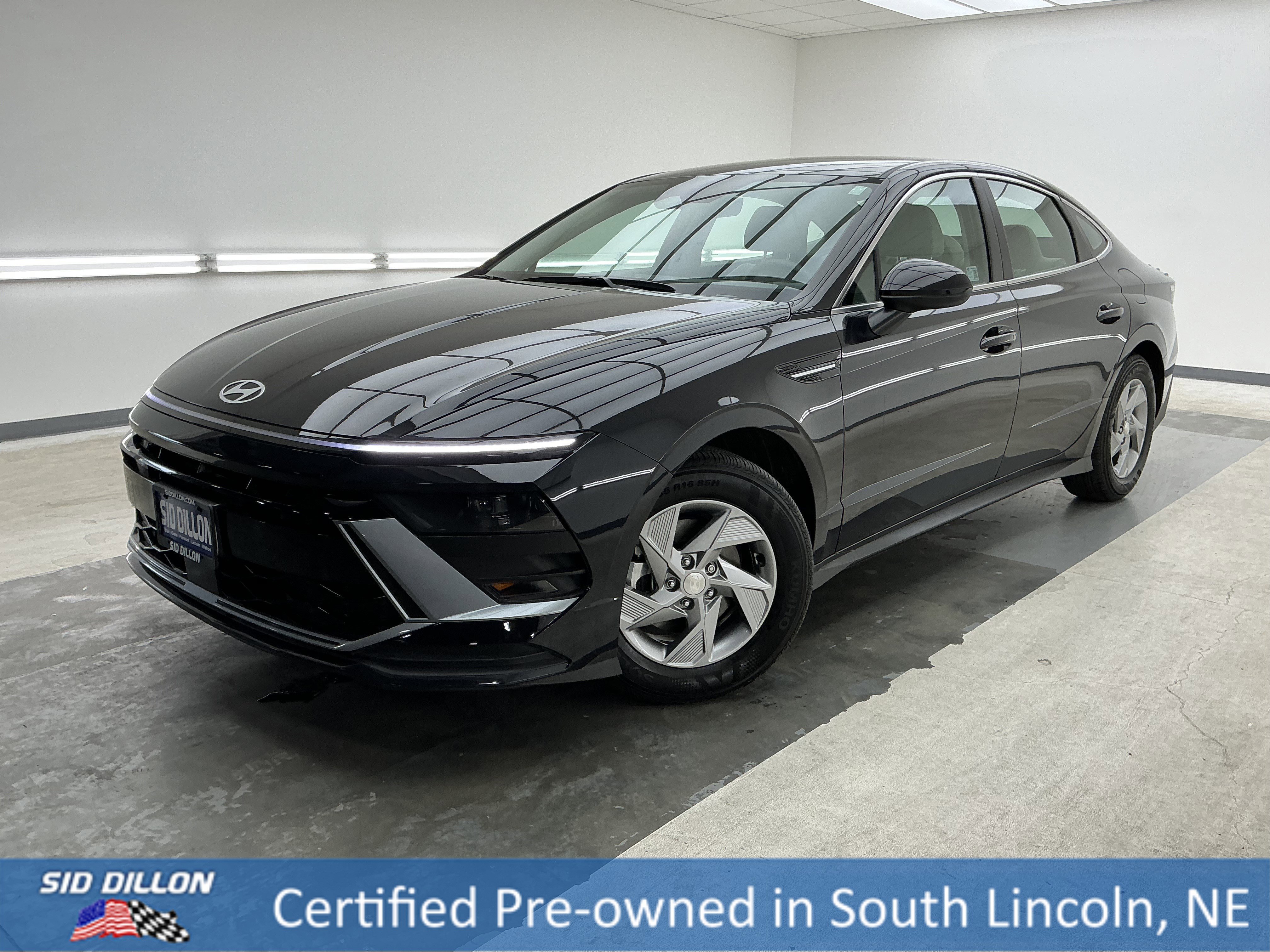 2025 Hyundai Sonata SE's photo