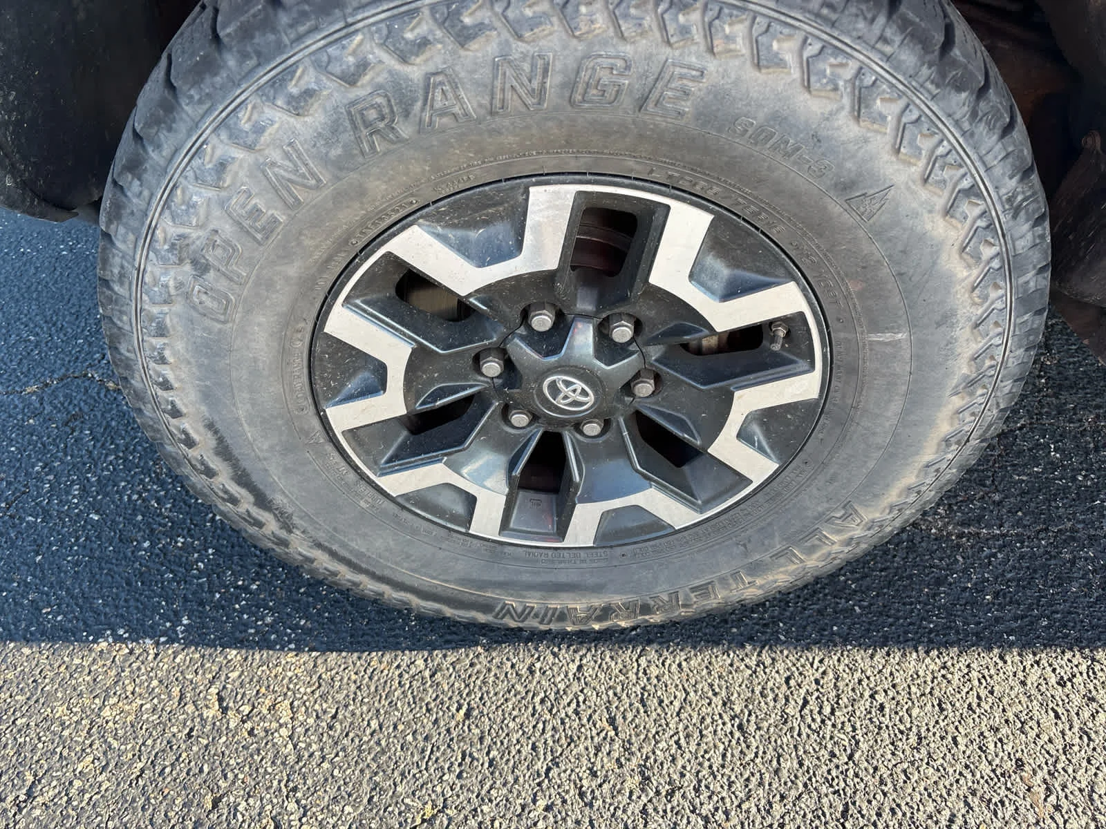 Used 2008 White/Titanium Metallic Toyota  image 18