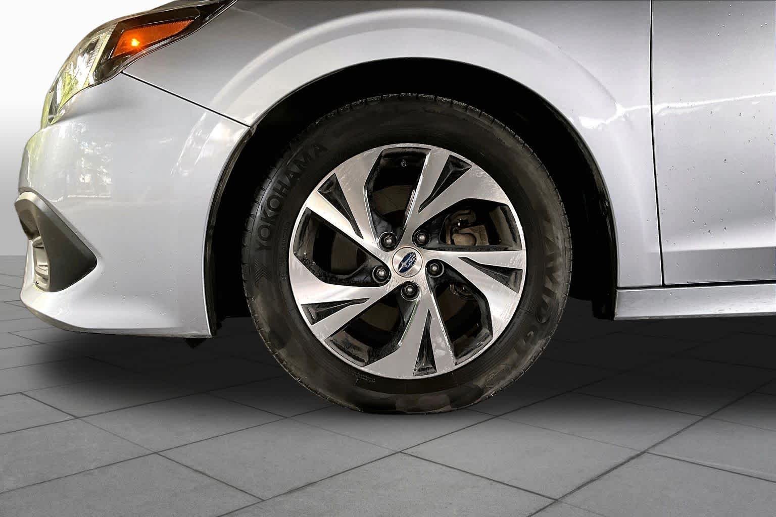 Used 2022 Ice Silver Metallic Subaru Premium image 10