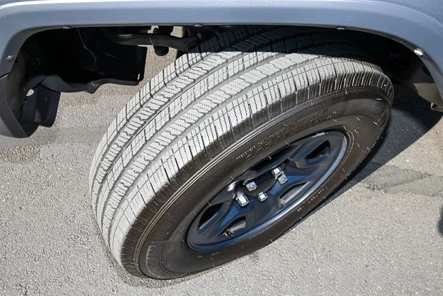 Used 2022 Blue Jeep Sport image 10