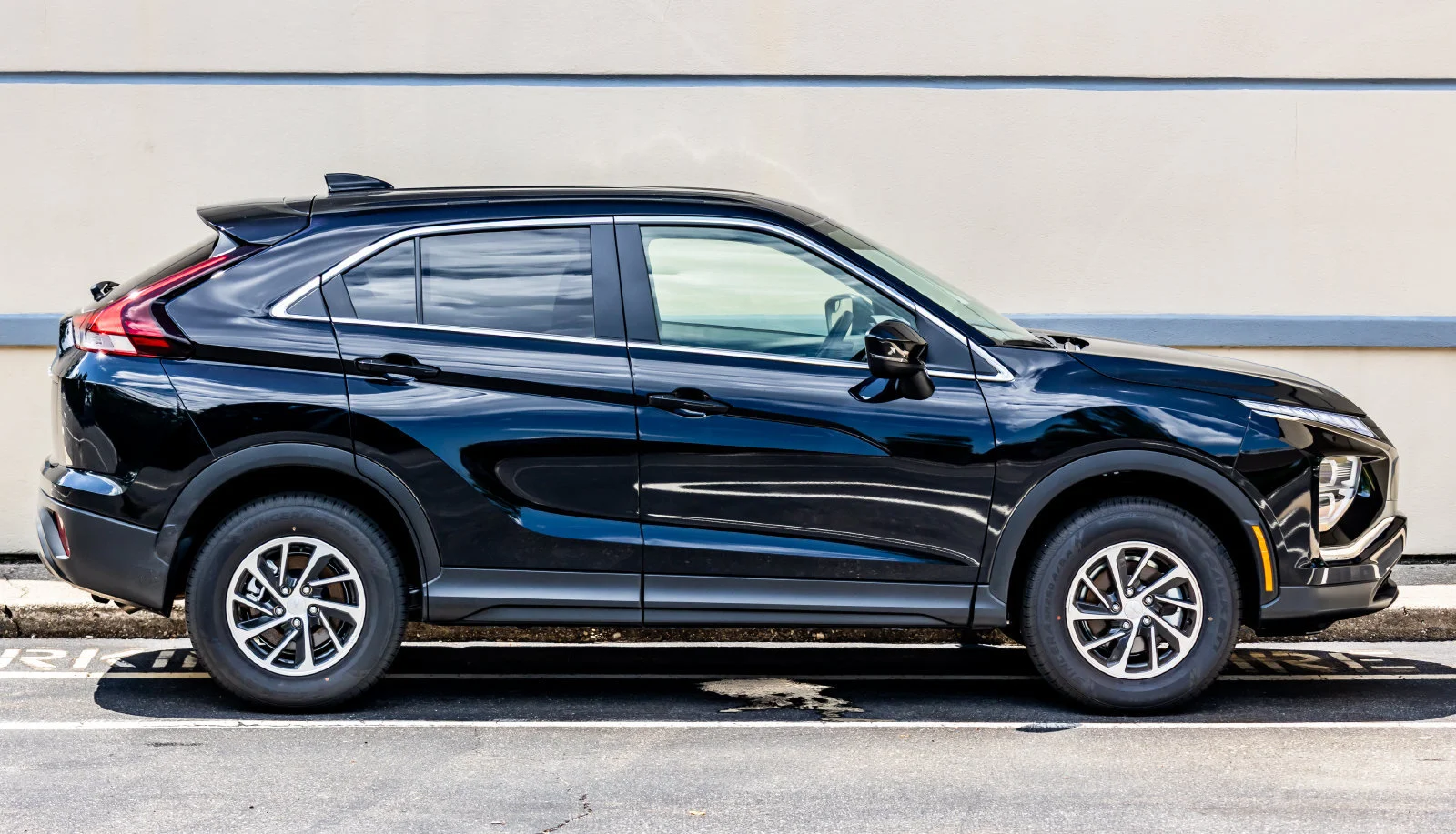 New 2026 Black Mitsubishi ES 1.5T S-AWC image 10