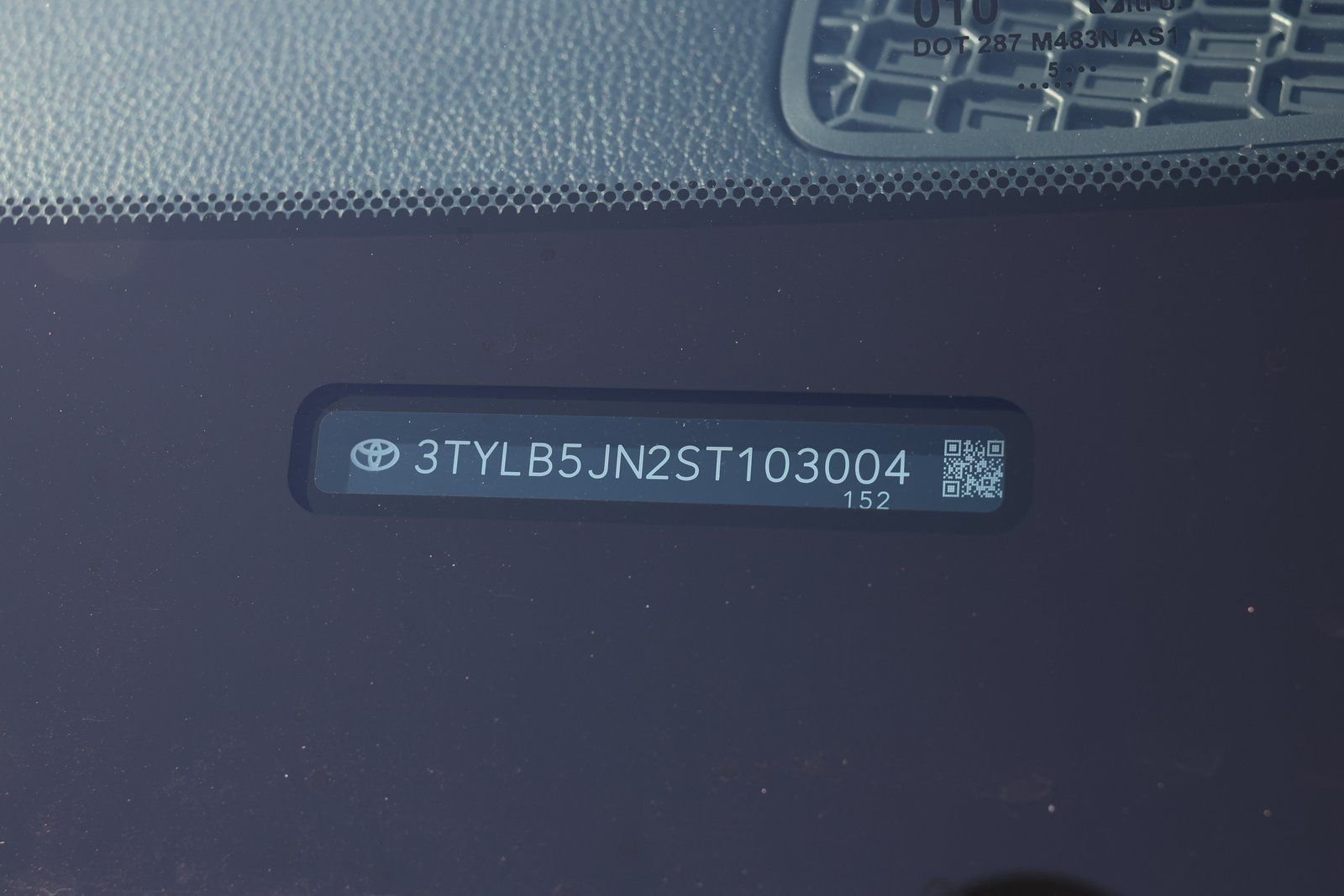 2025 Toyota Tacoma SR5 - Photo 32