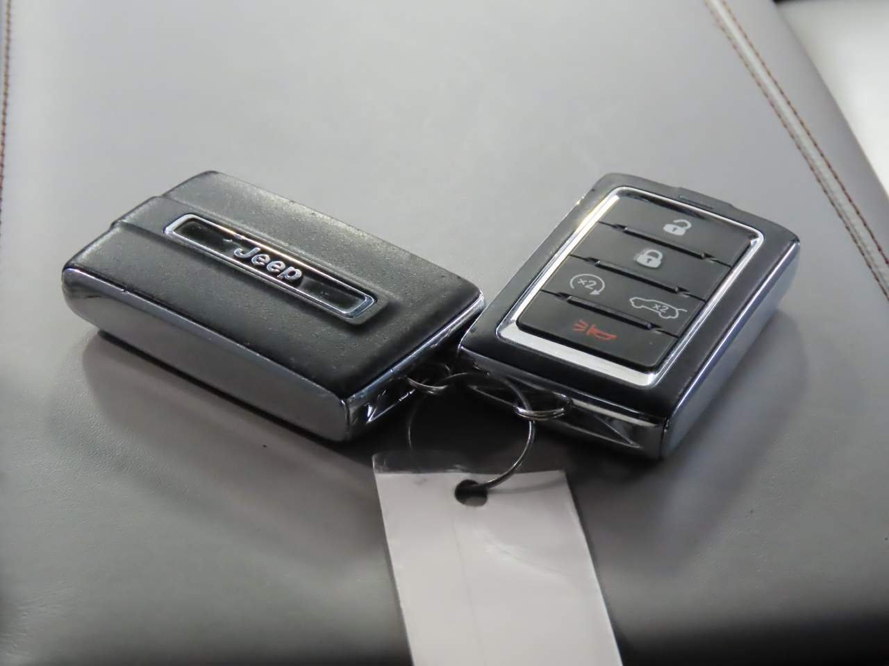 Used 2022 Baltic Gray Metallic Clear Coat Jeep Overland image 17