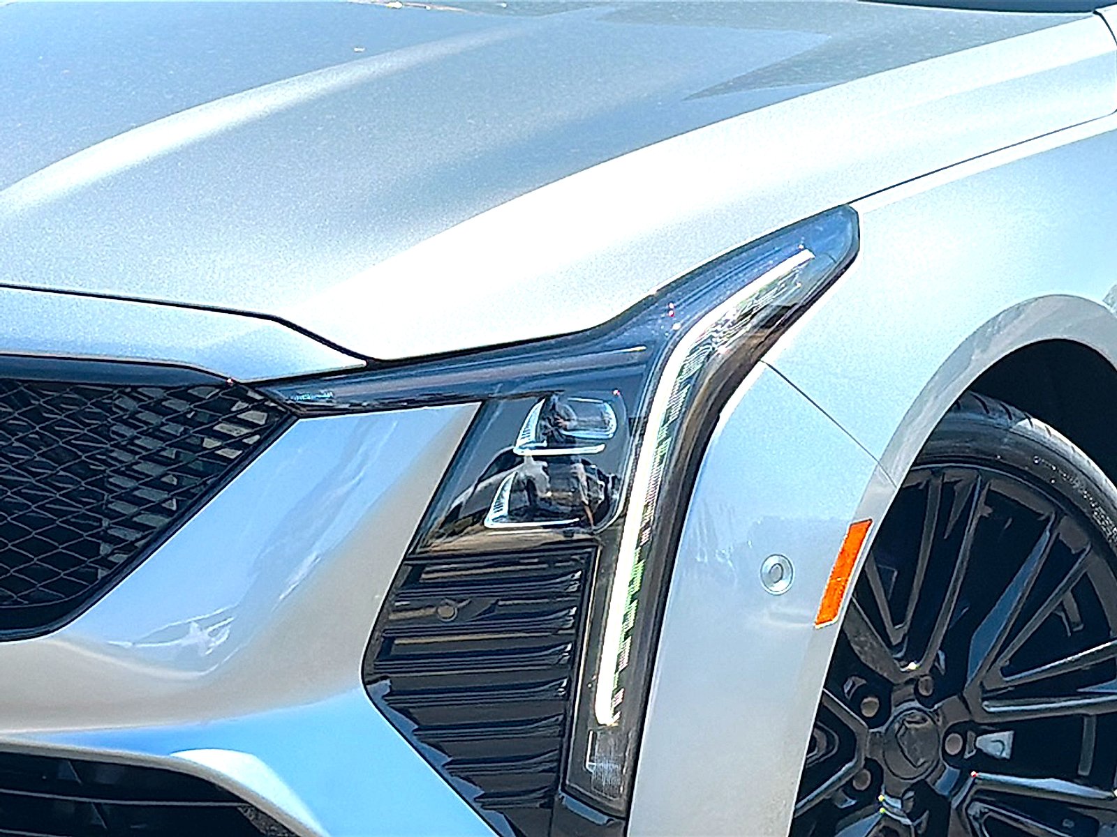 Used 2025 Argent Silver Metallic Cadillac Premium Luxury image 4