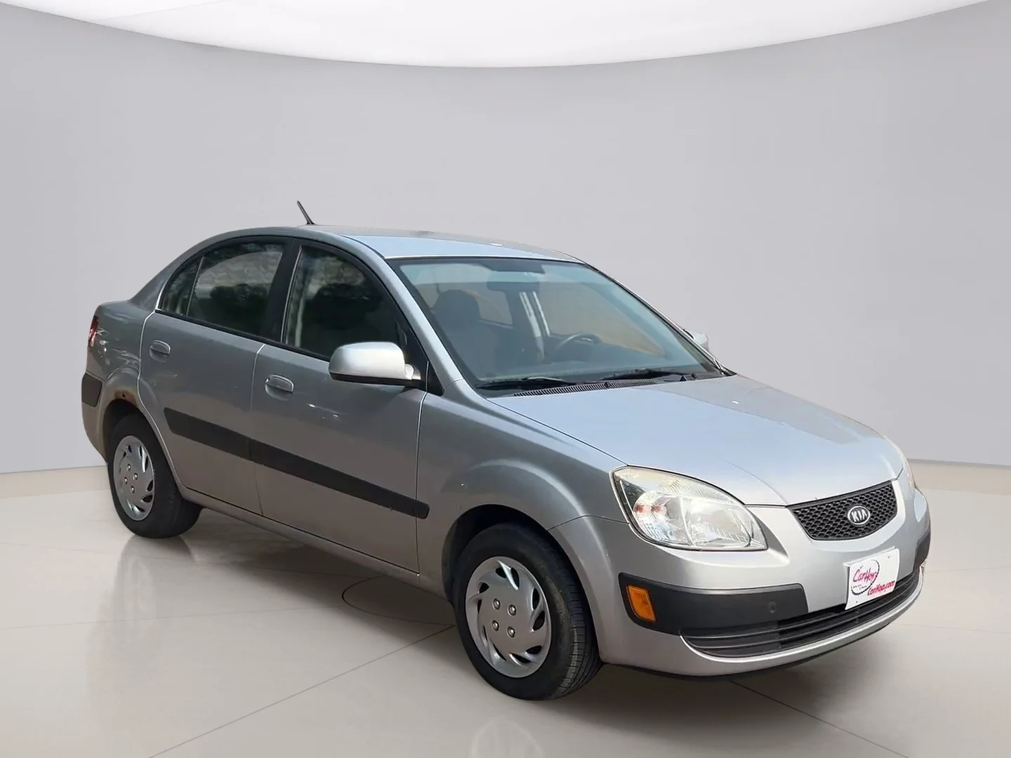 Used 2009 Silver Kia SEDAN image 7