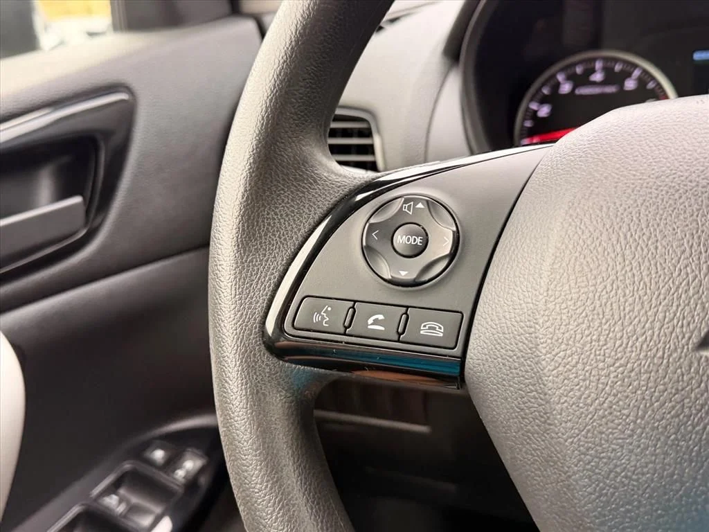 Used 2022 Silver Mitsubishi LE image 19
