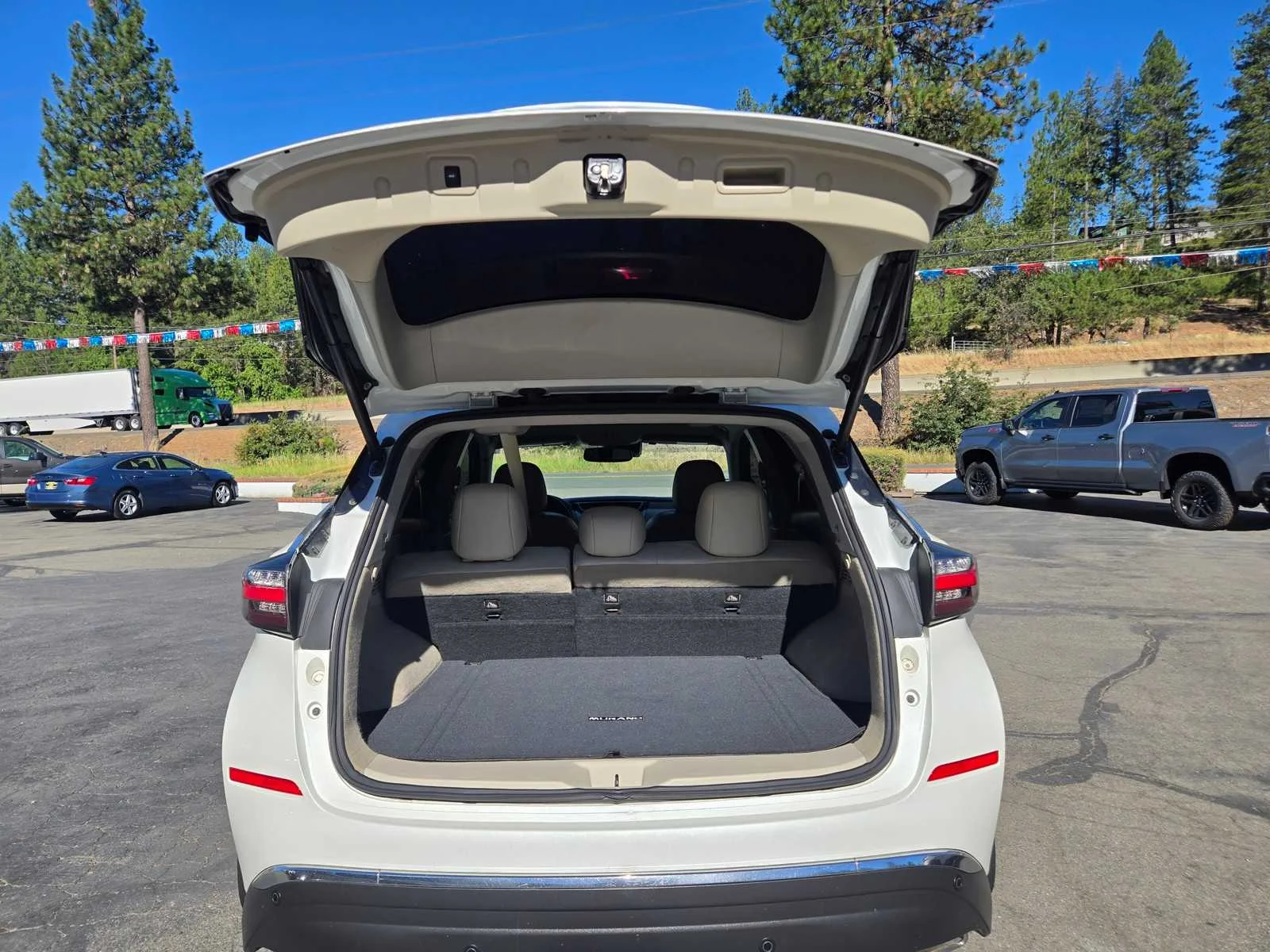 Used 2019  Nissan SL image 29