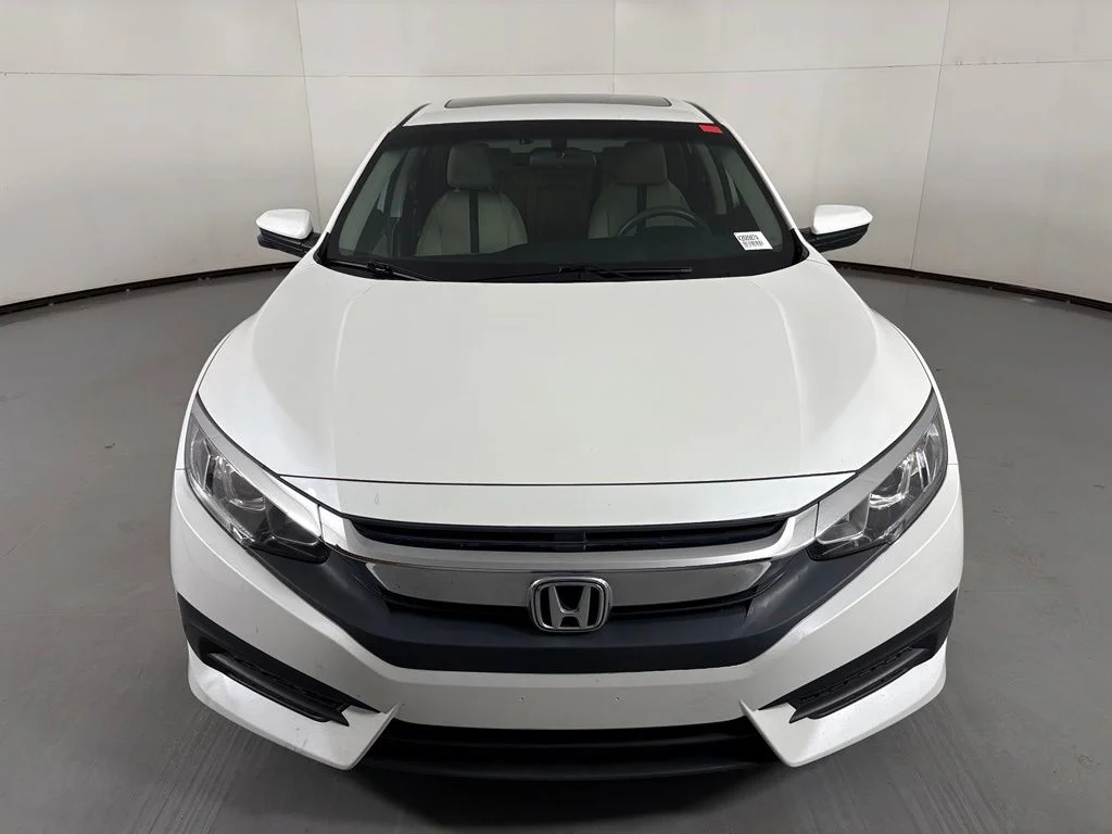 Used 2018  Honda EX image 3
