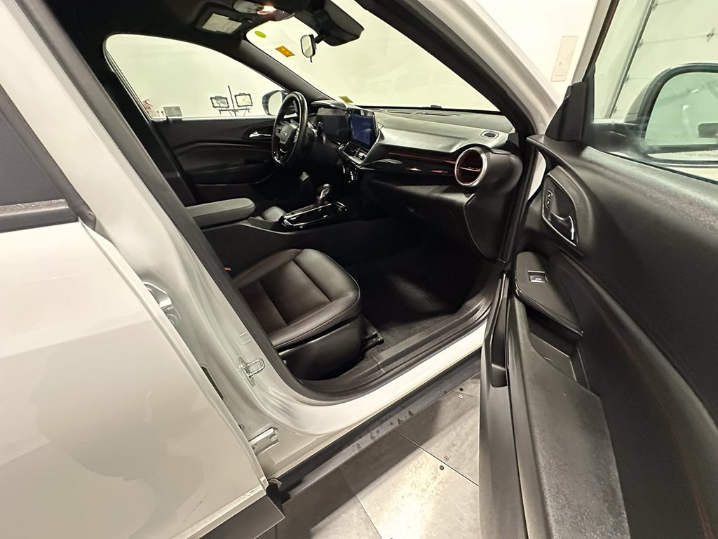 Used 2024 White Chevrolet 2RS image 25