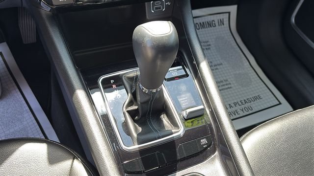 Used 2022 Silver Jeep Latitude image 18