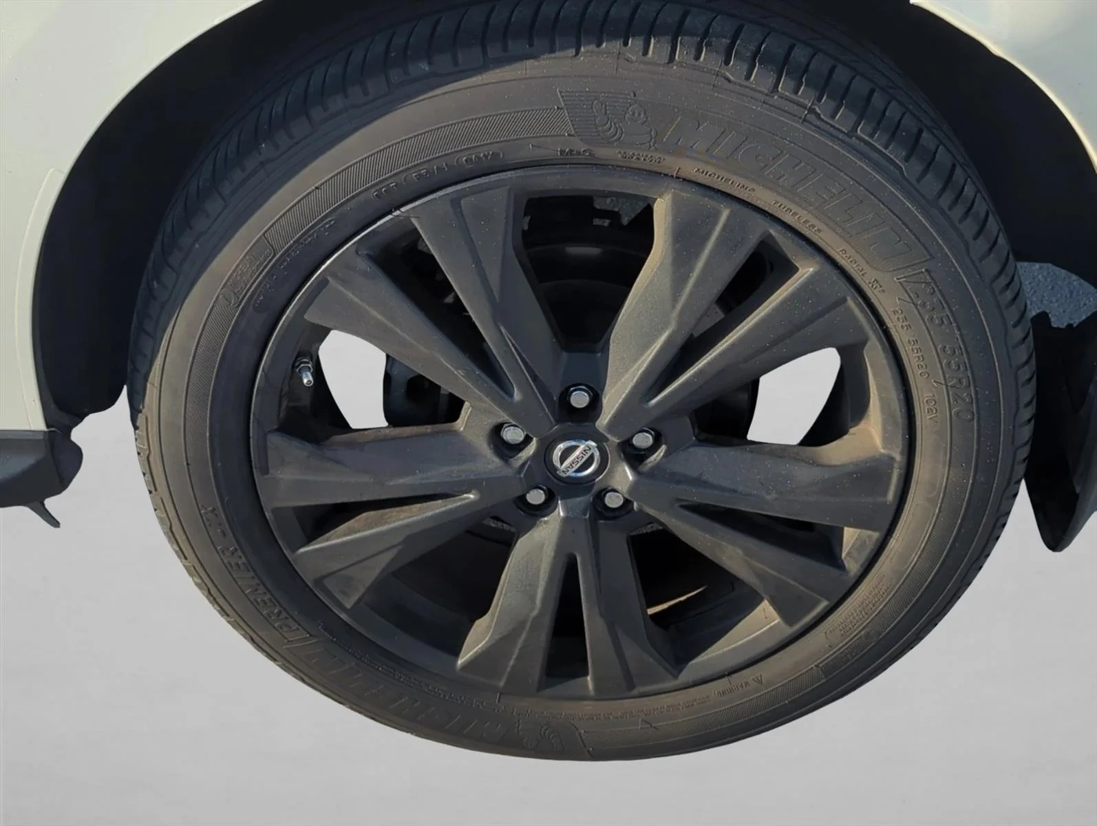 Used 2018 Pearl White Nissan SL image 7