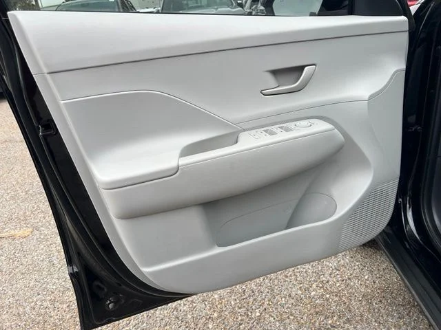 Used 2025 Black Hyundai SEL image 12