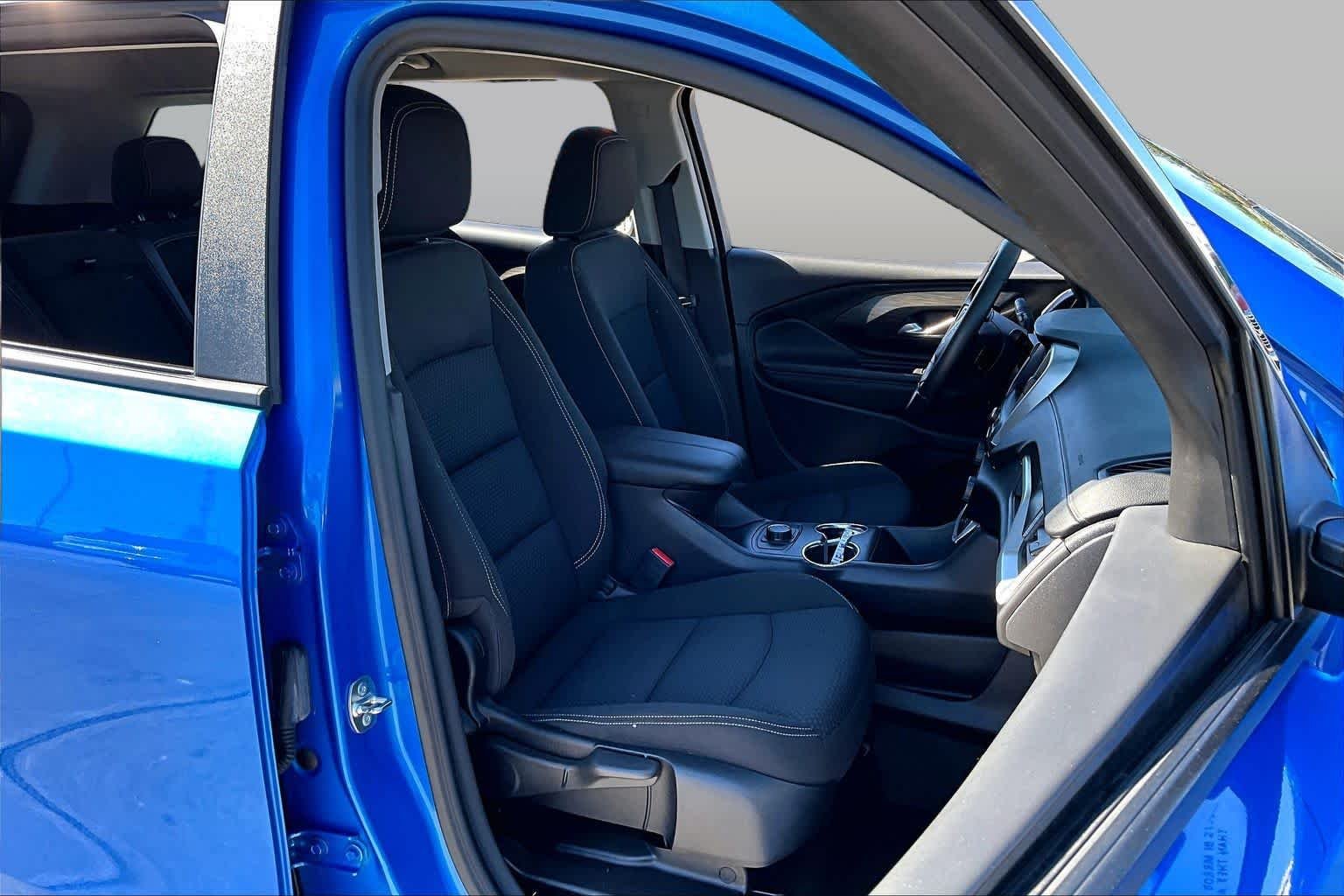 Used 2024 Riptide Metallic GMC SLE image 9