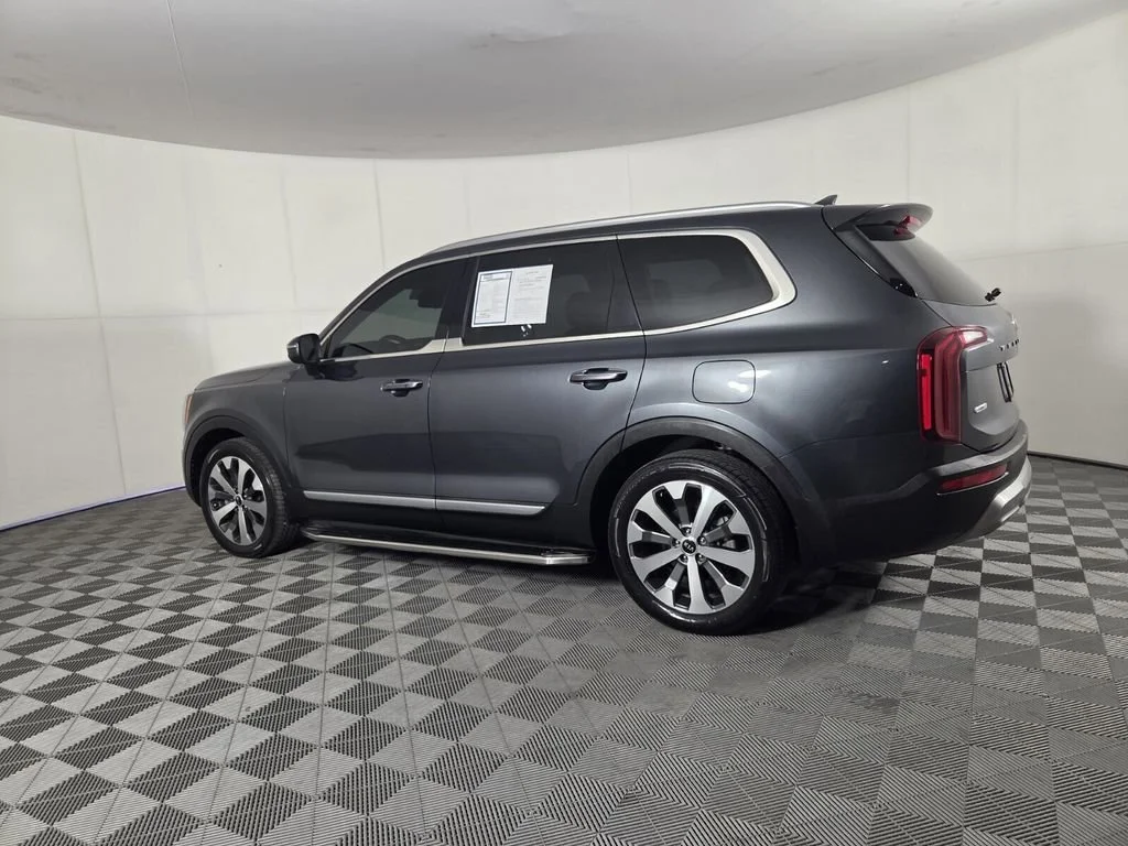 Used 2021 Gravity Grey Kia S image 7