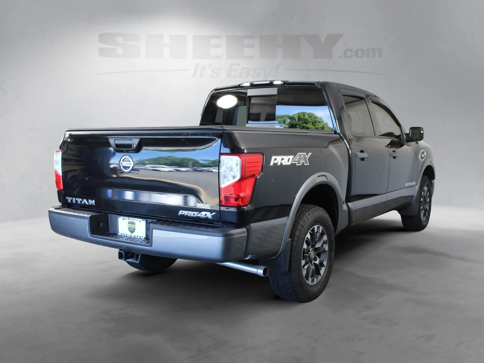 Used 2017 Black Nissan PRO-4X image 14