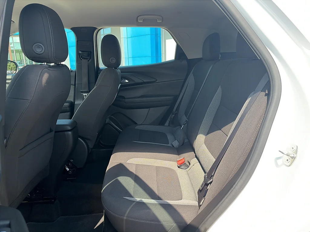Used 2021 Summit White Chevrolet LS image 11
