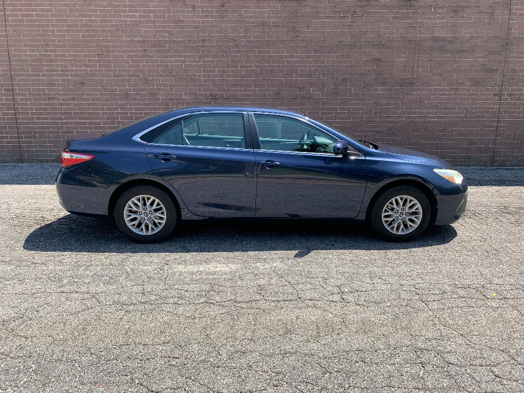Used 2016 Blue Crush Metallic Toyota LE image 6