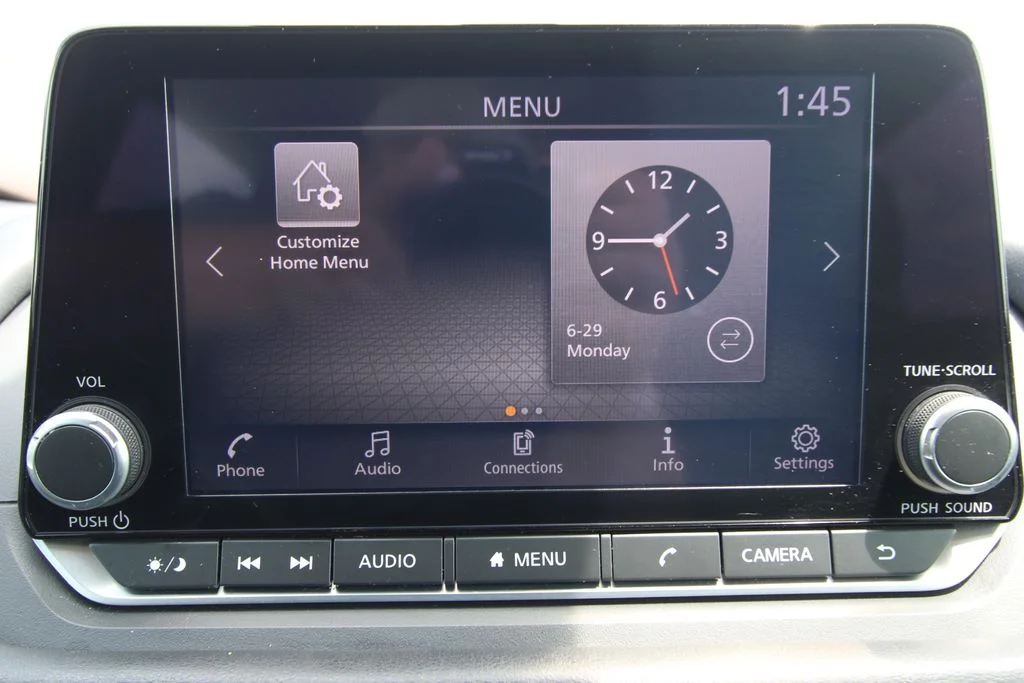 Used 2023 White Nissan S image 29