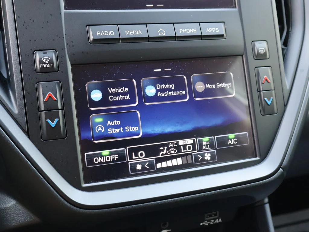 Used 2024 Silver Subaru Base image 33