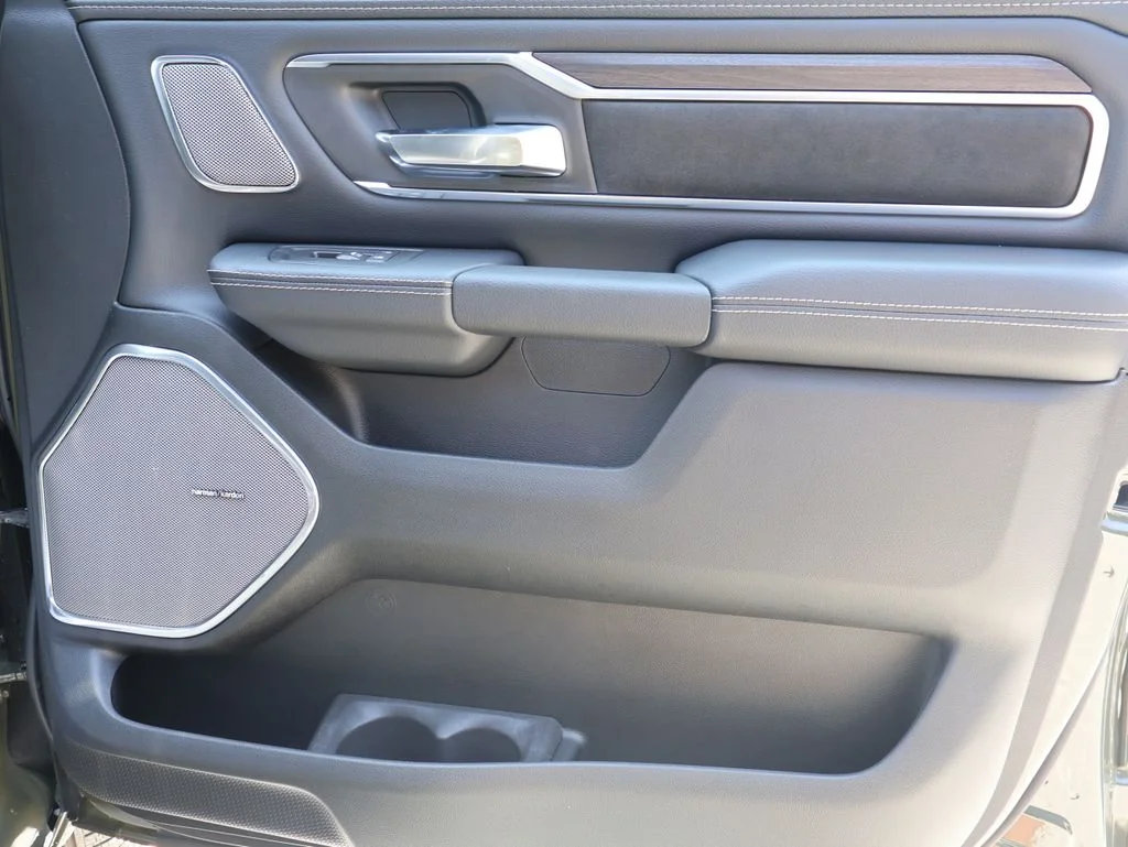 New 2026 Tank Exterior Paint RAM Laramie image 8