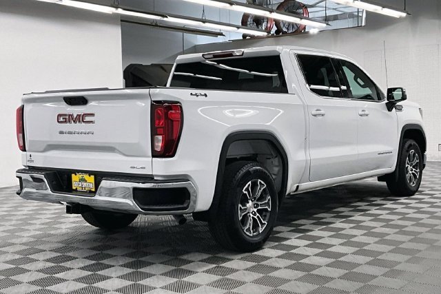 Used 2023 Summit White GMC SLE image 13
