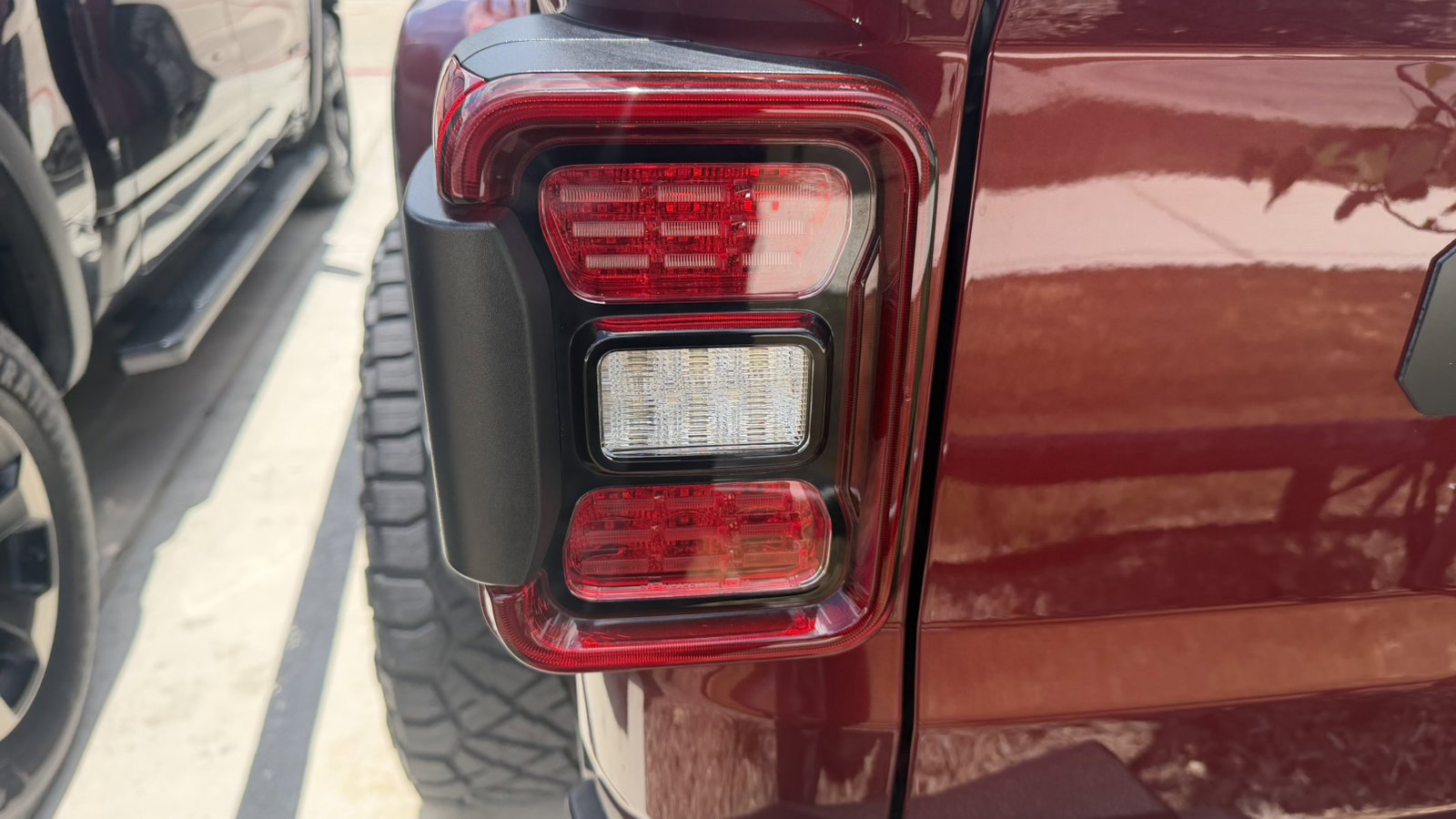 Used 2021 Snazzberry Pearlcoat Jeep Rubicon image 17