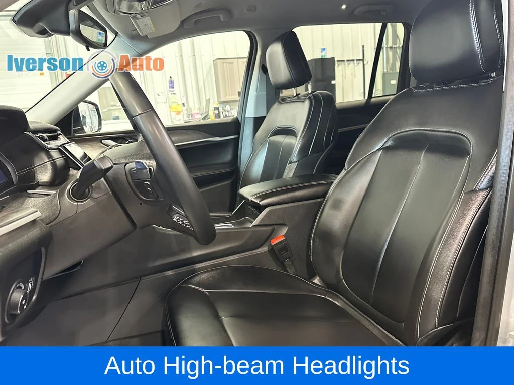 Used 2024 Silver Jeep Limited image 22