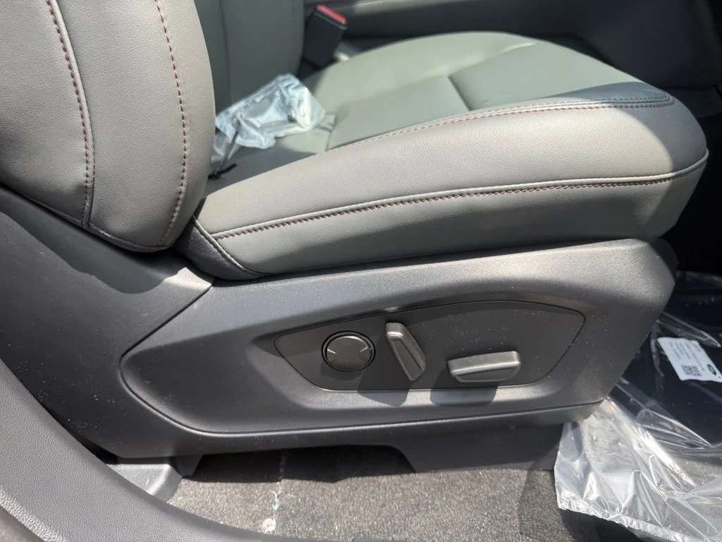 New 2026 Agate Black Metallic Ford Active image 60