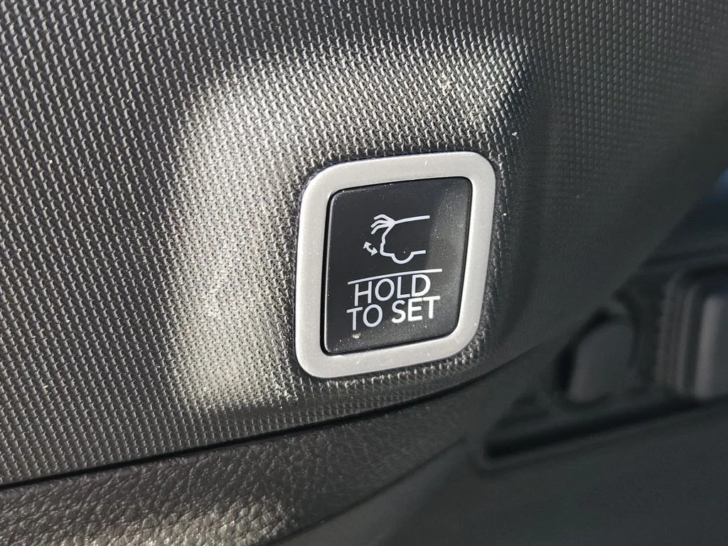 Used 2025 Black Jeep Limited image 43