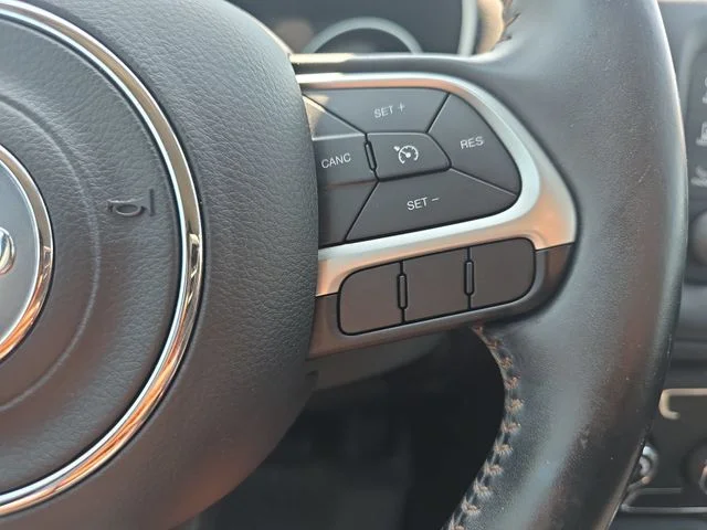 Used 2018 Black Jeep Latitude image 18