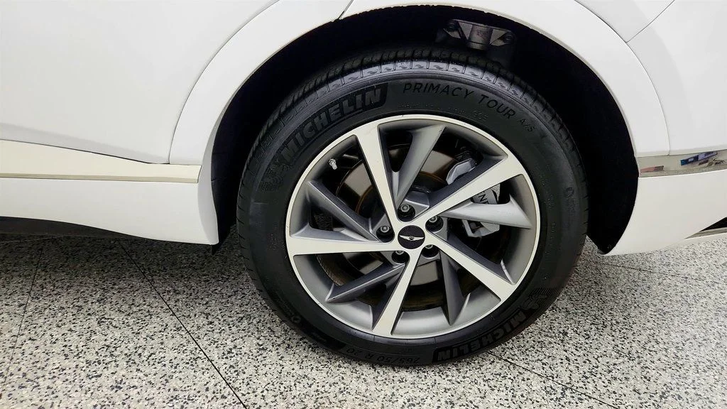 Used 2025 Alta White Genesis **KEEP IN PROG** BODYSHOP image 9
