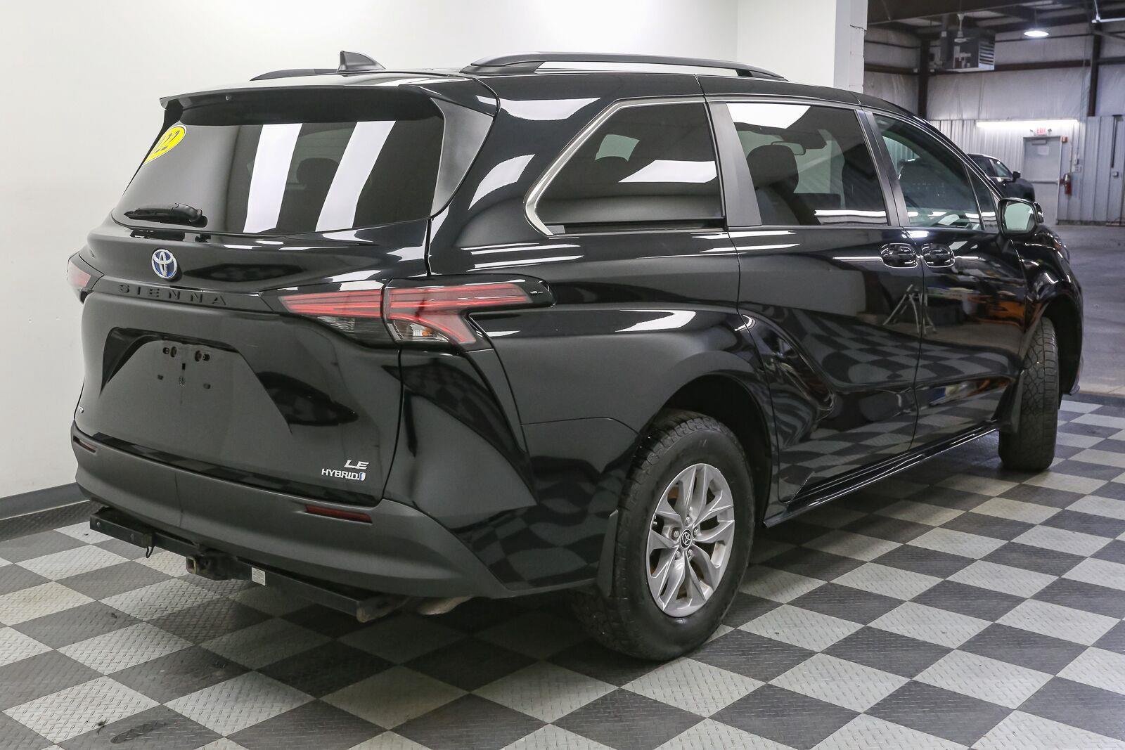 Used 2022 Midnight Black Metallic Toyota LE 8-Passenger image 7