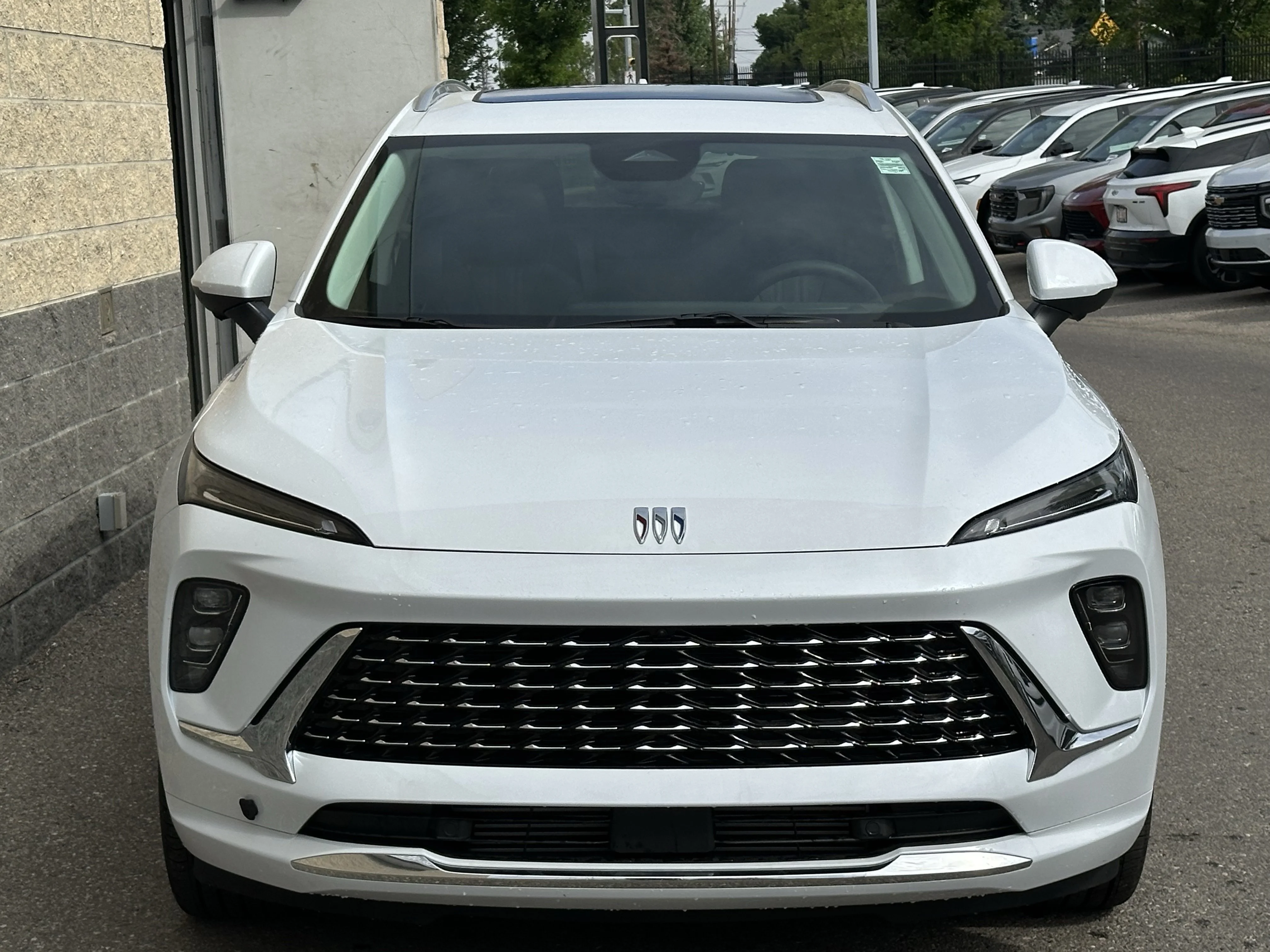 New 2026 Iridescent White Tricoat Buick Avenir image 2