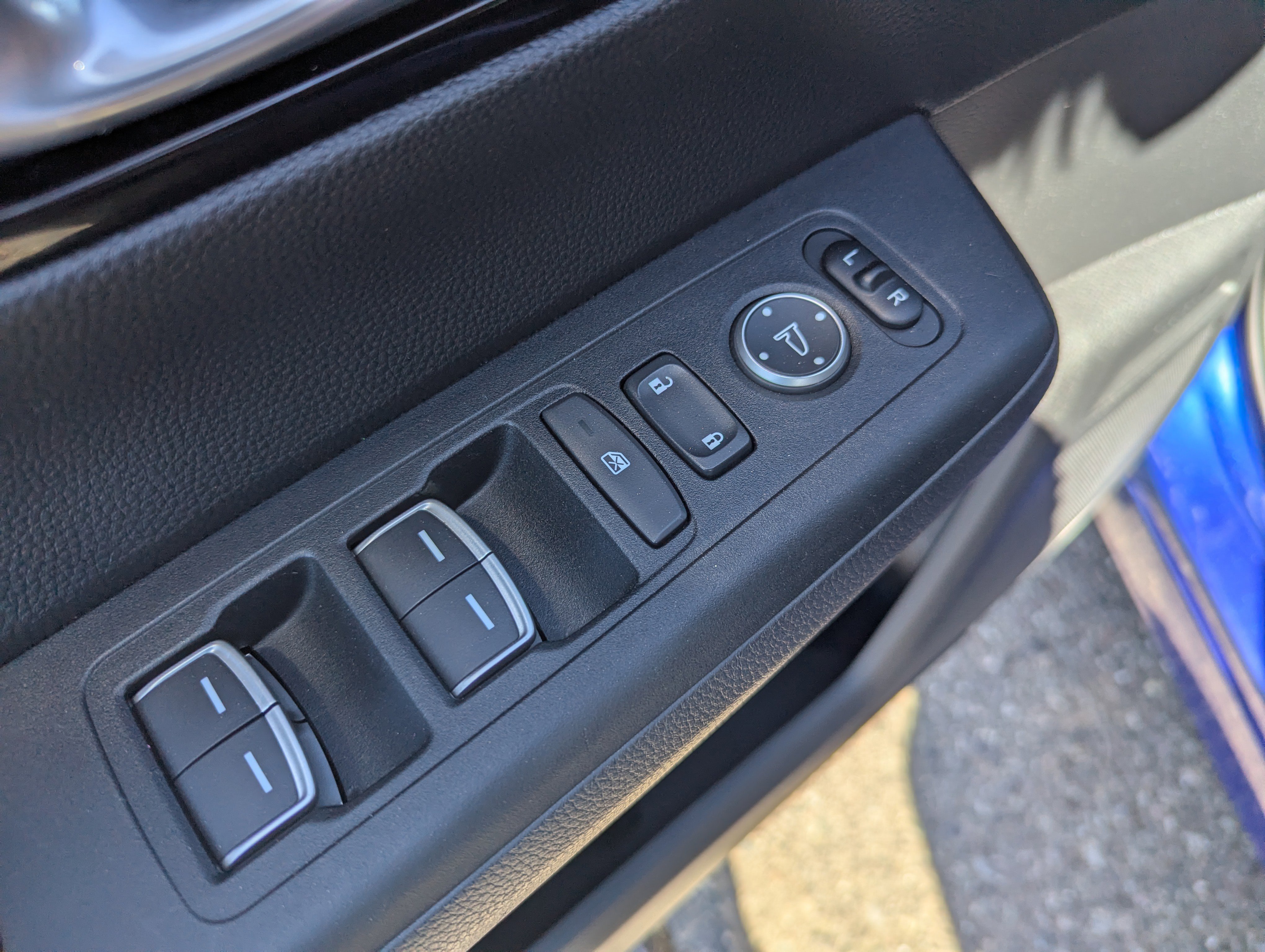 Used 2025 Solar Silver Metallic Honda EX-L image 22