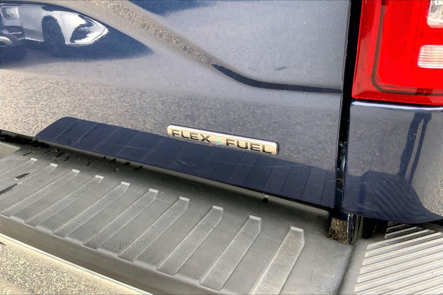 Used 2015 Blue Jeans Metallic Ford XLT image 31