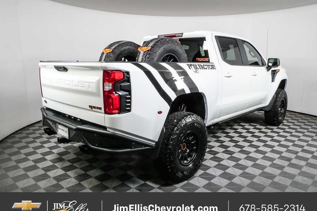 New 2025 Summit White Chevrolet RST image 3